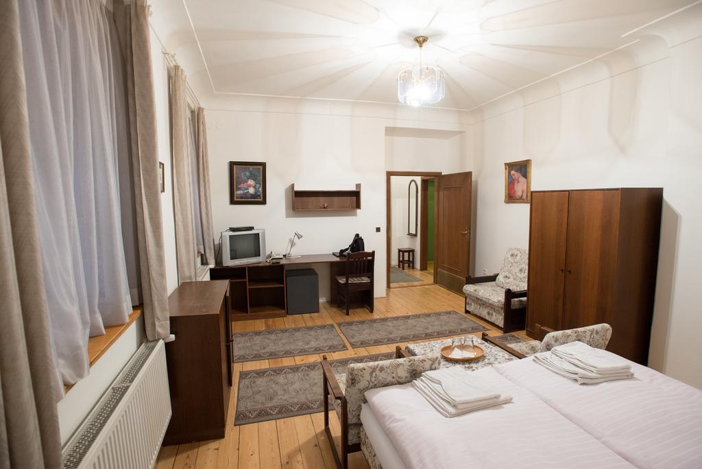 Pension Dientzenhofer Prague Exterior photo
