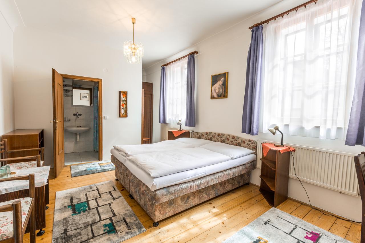 Pension Dientzenhofer Prague Exterior photo