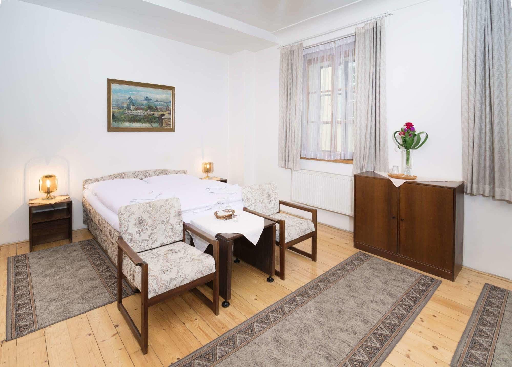 Pension Dientzenhofer Prague Exterior photo
