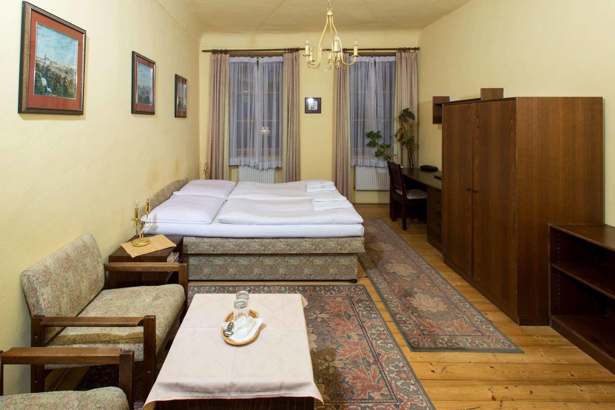 Pension Dientzenhofer Prague Exterior photo