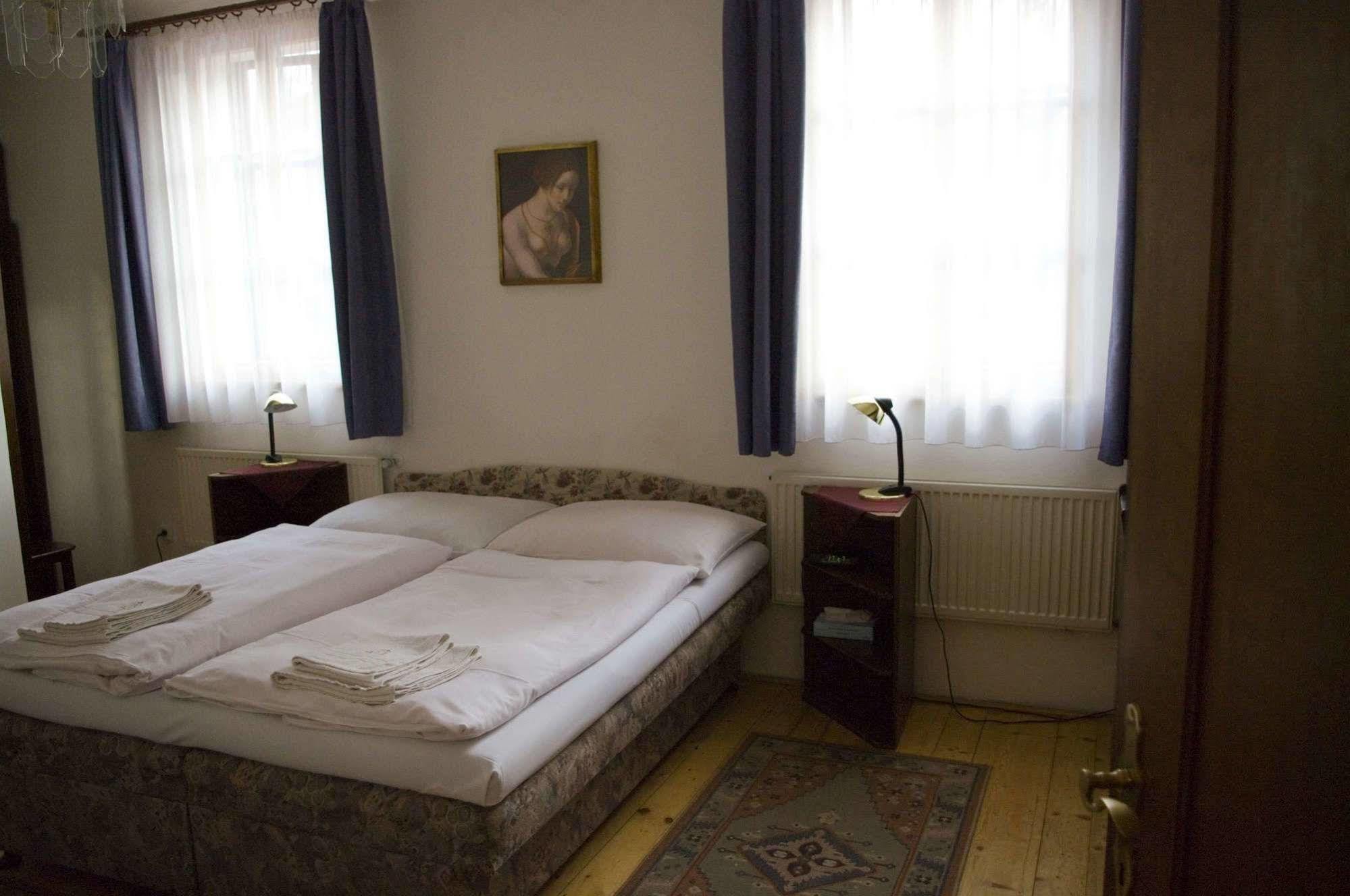 Pension Dientzenhofer Prague Exterior photo