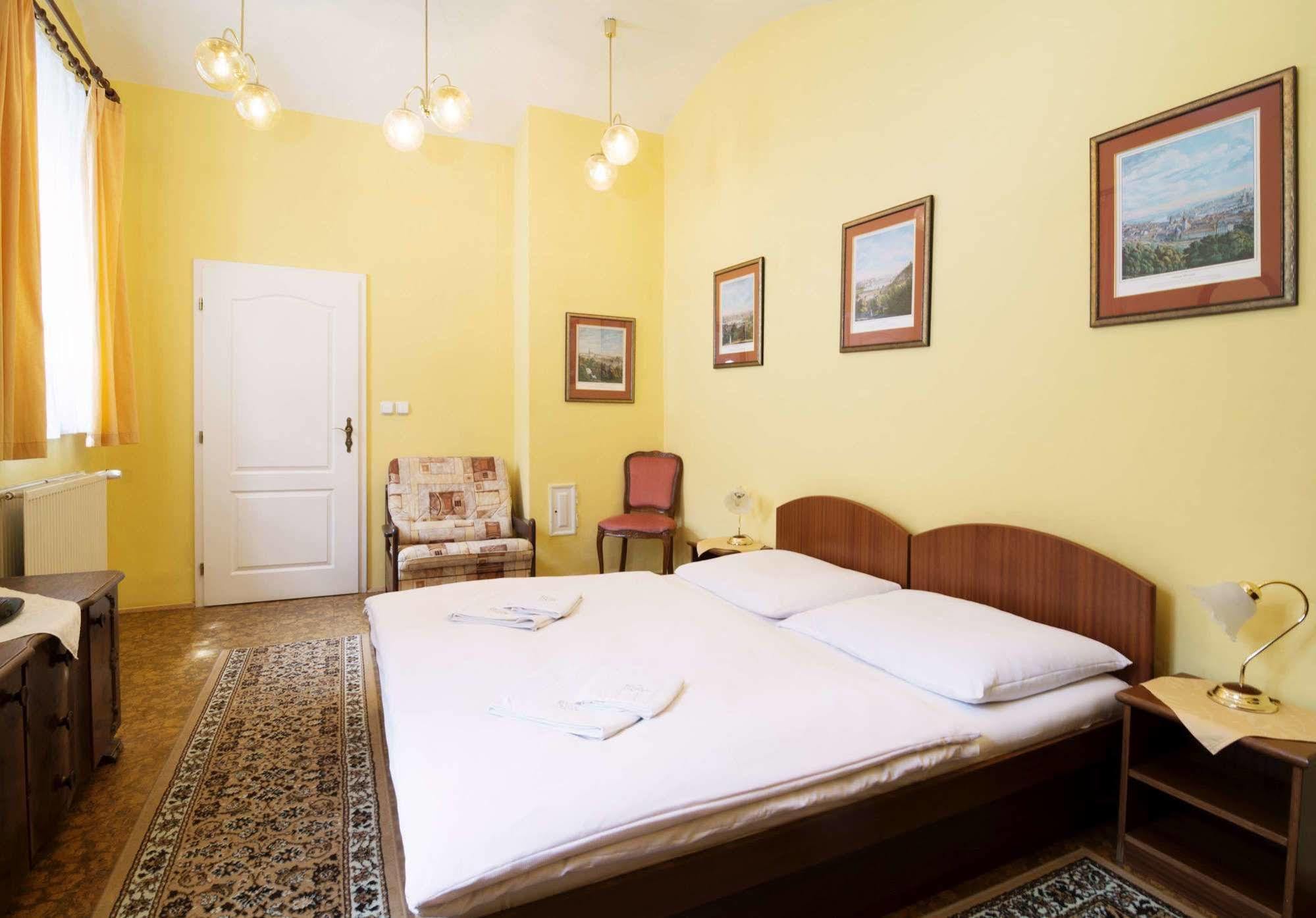 Pension Dientzenhofer Prague Exterior photo
