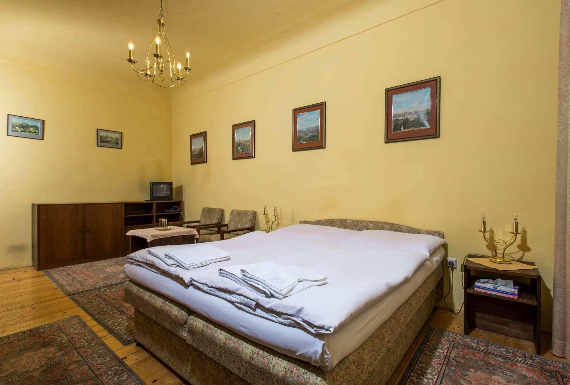 Pension Dientzenhofer Prague Exterior photo